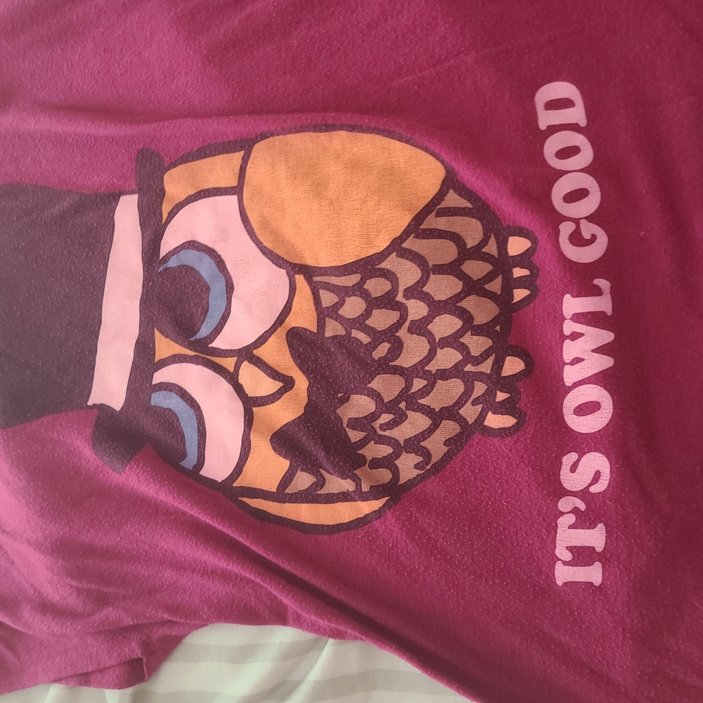 Graphic Tee with Owl Design - Maroon